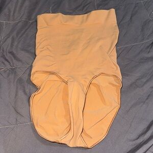 SKIMS HIGH WAIST SCULPTING BRIEFS